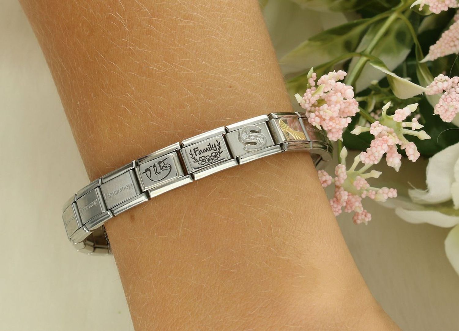 omination Link 925 Silver 'Napis Rodzina w kwiatach' 330111 33  ✓oryginalna biżuteria Nomination ✓ prezent dla przyjaciółki✓ prezent na urodziny✓ prezent dla przyjaciółki✓ Biżuteria Nomination ✓Wymarzon.jpg